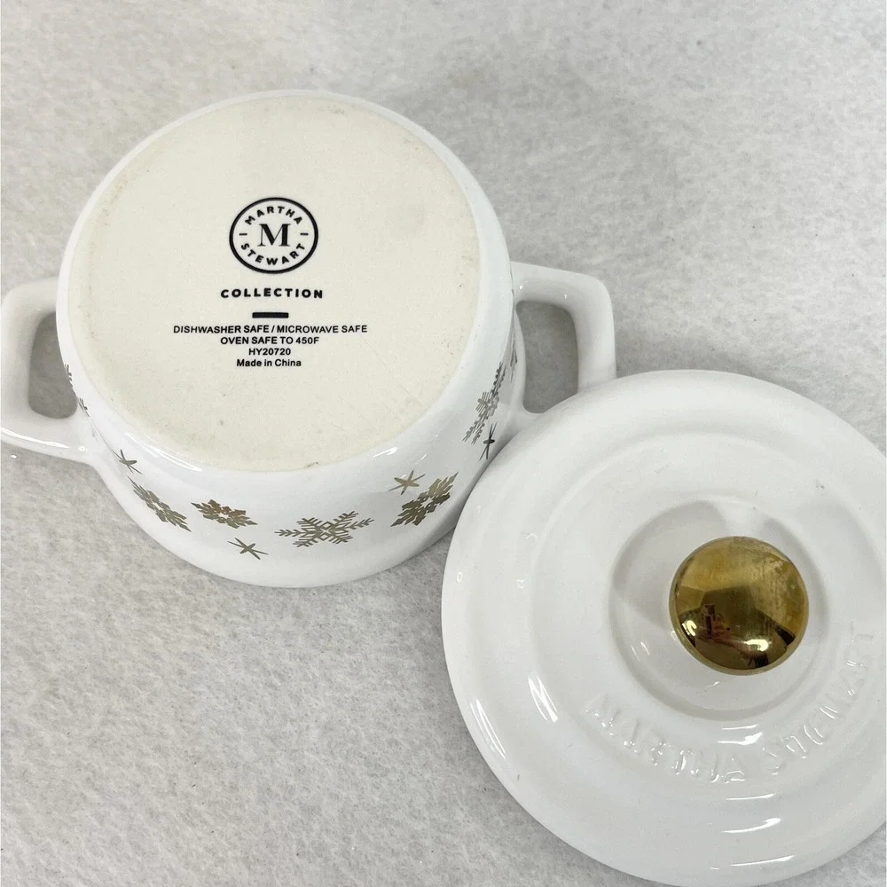 Martha Stewart Mini Holiday Cocottes 7.35 ounces White And Gold Snowflakes
